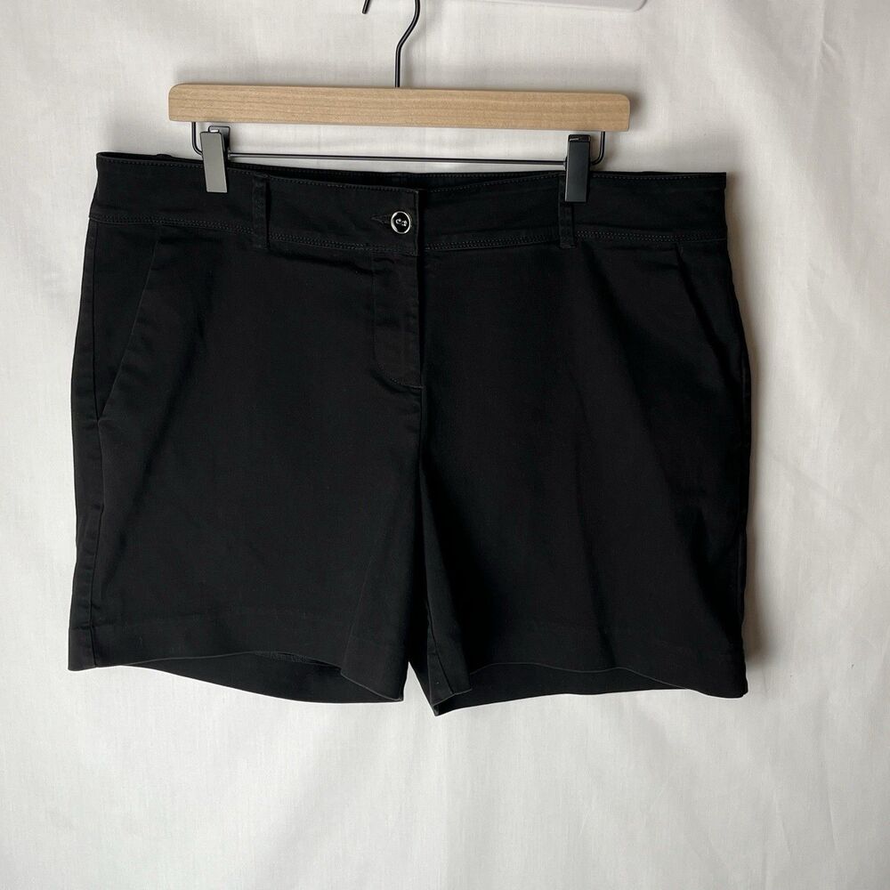 Isaac Mizrahi New York Black Chino Shorts Womens Size 16 Flat Front Stretch